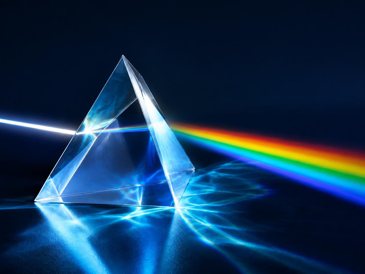 Prisme de verre diffractant la lumière